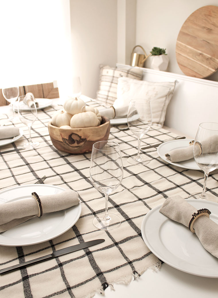 Ten easy tips for a successful, simple, seasonal Friendsgiving dinner with World Market and copycatchic. Simple, clean and easy Thanksgiving decor and entertaining set up for a modern Friendsgiving table using things you already own added with festive, seasonal touches. copycatchic luxe living for less budget home decor, easy entertaining, budget travel, home trends and design daily finds and room redos