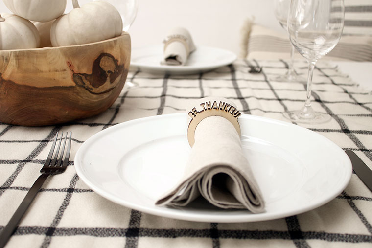 Ten easy tips for a successful, simple, seasonal Friendsgiving dinner with World Market and copycatchic. Simple, clean and easy Thanksgiving decor and entertaining set up for a modern Friendsgiving table using things you already own added with festive, seasonal touches. copycatchic luxe living for less budget home decor, easy entertaining, budget travel, home trends and design daily finds and room redos