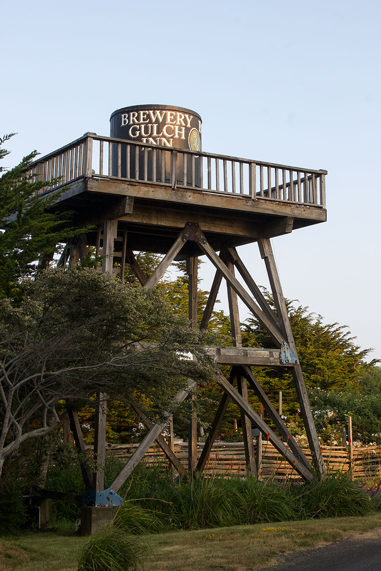 Copycatchic Designer Destination: The Brewery Gulch Inn Mendocino Northern California Coast Sonoma County. An small cozy yet sophisticaed inn with only 11 rooms ideally situated on a Mendocino ocean bluff.